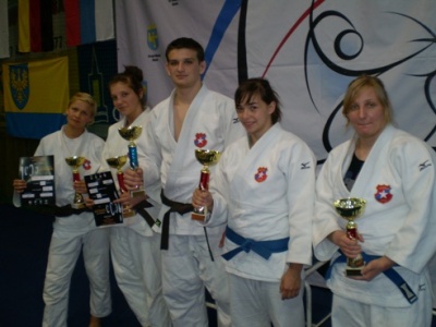 Wiślaccy medaliści - Izabela Mirus, Małgorzata Tracz,  Kajetan Pintal, Izabela Bryndza i Anna Osajda.
