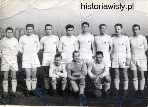 1949.11.20 Reprezentacja Krakowa. Stoją od lewej: Józef Kohut (W), Eugeniusz Różankowski I (C), Jan Wapiennik II (W), Stanisław Flanek (W), Stanisław Różankowski II (C), Henryk Bobula (C), Tadeusz Legutko (W), Władysław Giergiel (W). Klęczą od lewej: Eugeniusz Mazur (C), Henryk Rybicki (C), Władysław Gędłek (C).