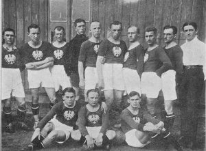 Polska przed meczem z Turcją w 1924 r. Wśród reprezentantów Adamek, Balcer, Kowalski i Reyman