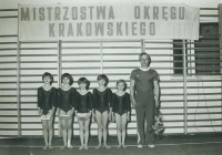 Anna Woźniak 1986r (pierwsza z prawej, obok trenera S. Kaliszewskiego)
